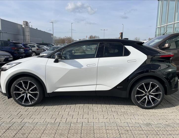 Toyota C-HR 4