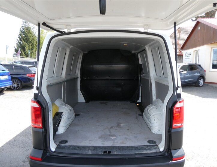 Volkswagen Transporter Skříň 2,0 l 75 kw