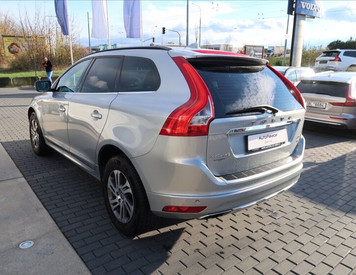 Volvo XC60 SUV 2,4 l 158 kw