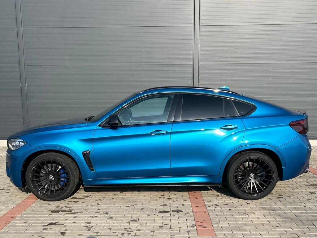 BMW X6 SUV / Terénní 4,4 l 512 kw
