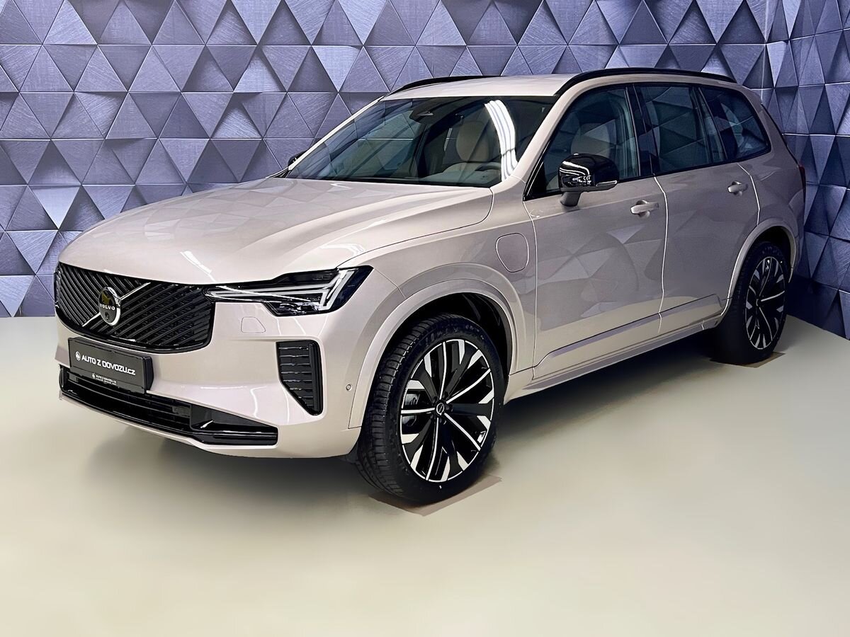 Volvo XC90 SUV / Terénní 2,0 l 335 kw