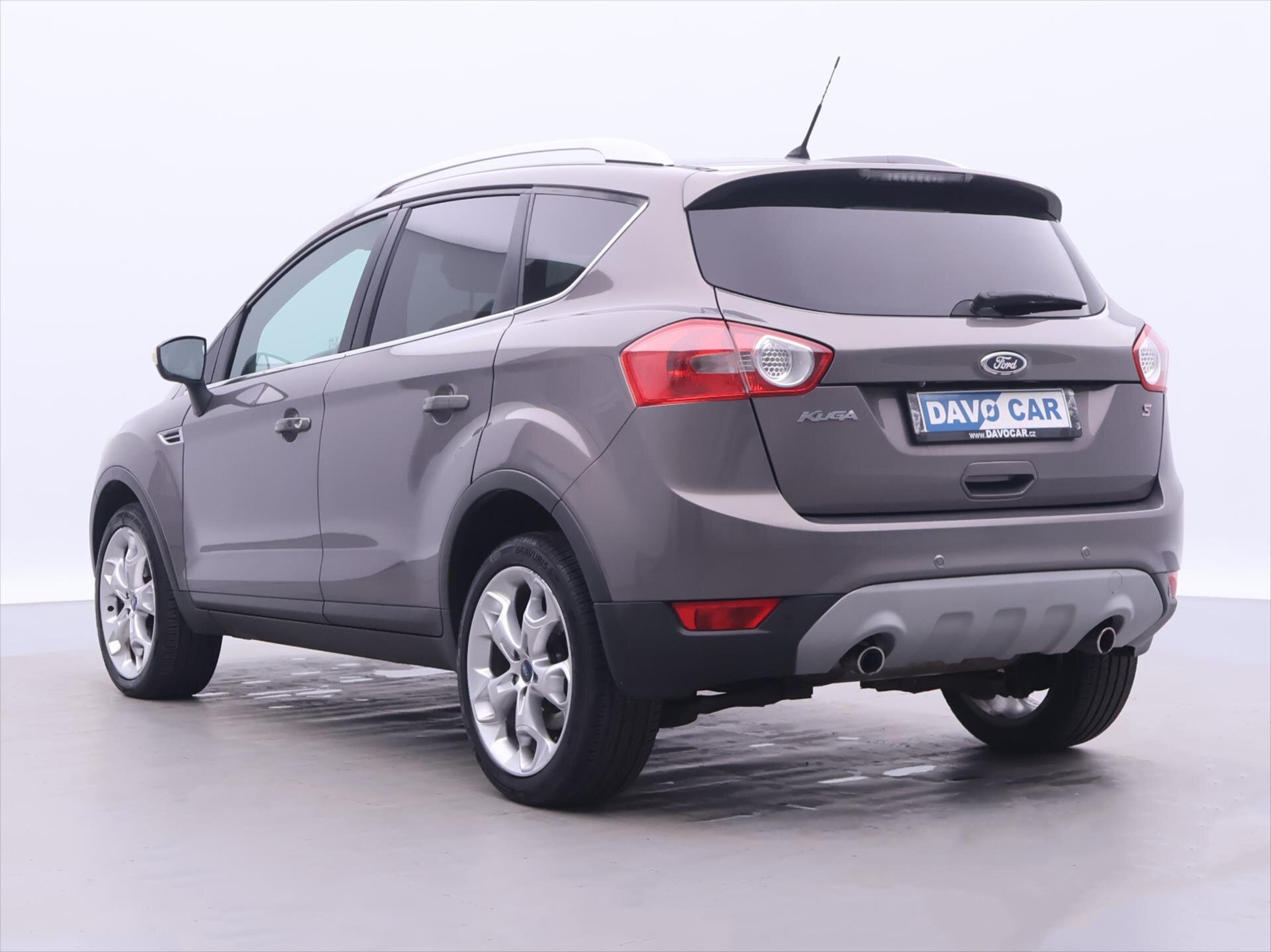 Ford Kuga SUV / Terénní 2,0 l 103 kw