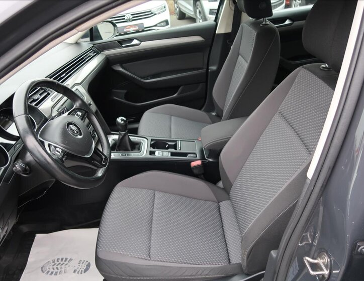 Volkswagen Passat 13