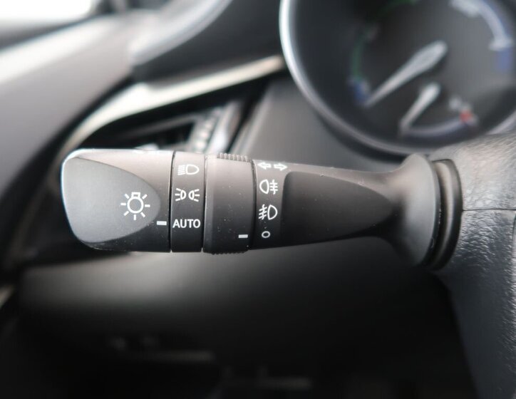 Toyota C-HR SUV / Terénní 1,8 l 72 kw