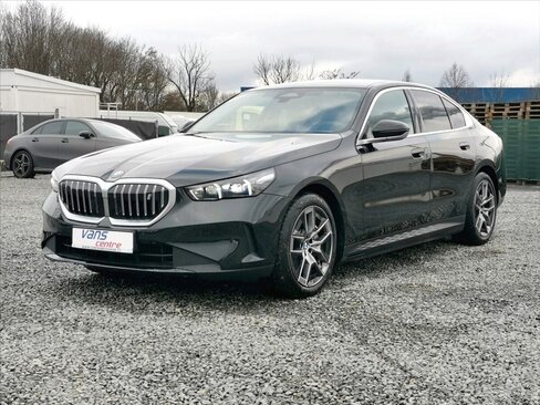 BMW i5 Sedan / Limuzína 0,0 290 kw