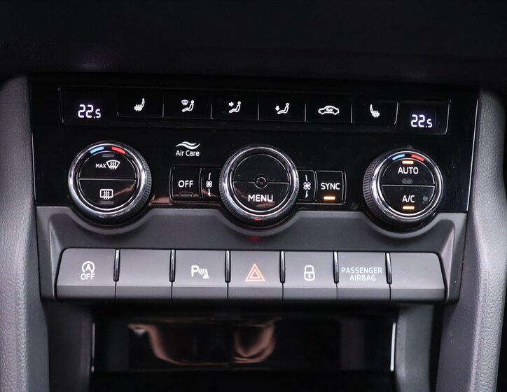 Škoda Karoq SUV / Terénní 1,5 l 110 kw