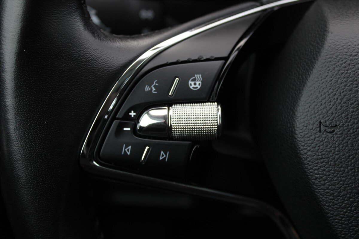 Škoda Karoq SUV 1,5 l 110 kw