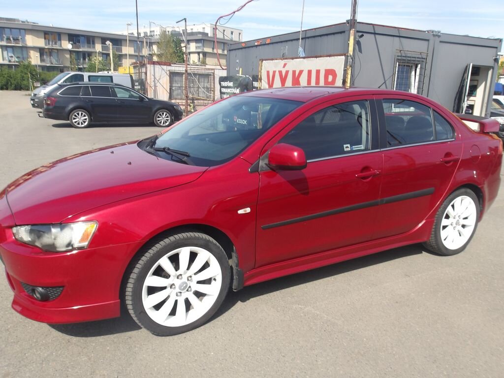 Mitsubishi Lancer Sedan / Limuzína 2,0 l 103 kw