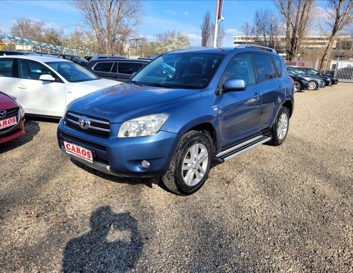 Toyota RAV4 SUV / Terénní 2,2 l 100 kw