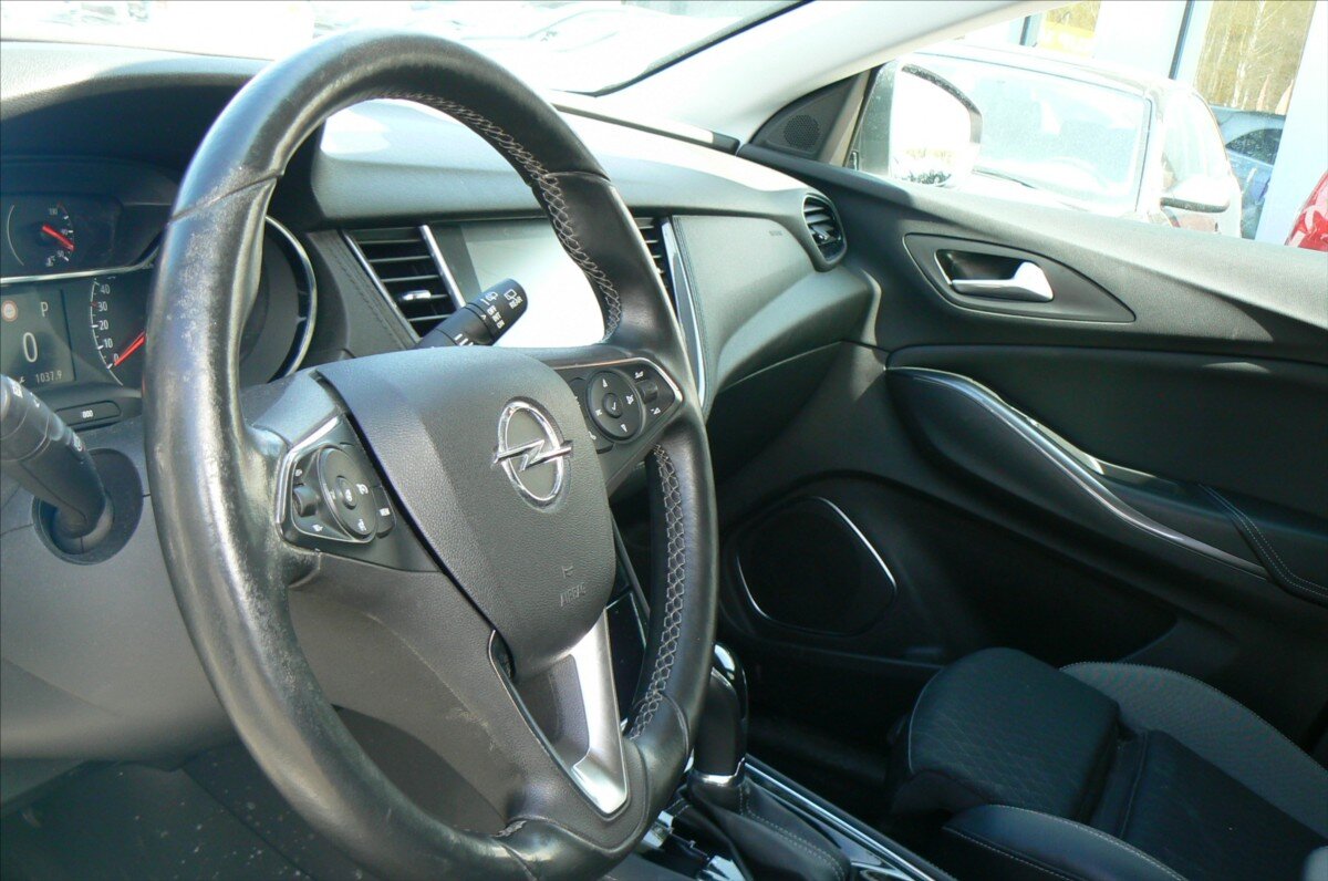 Opel Grandland X SUV / Terénní 1,2 l 96 kw