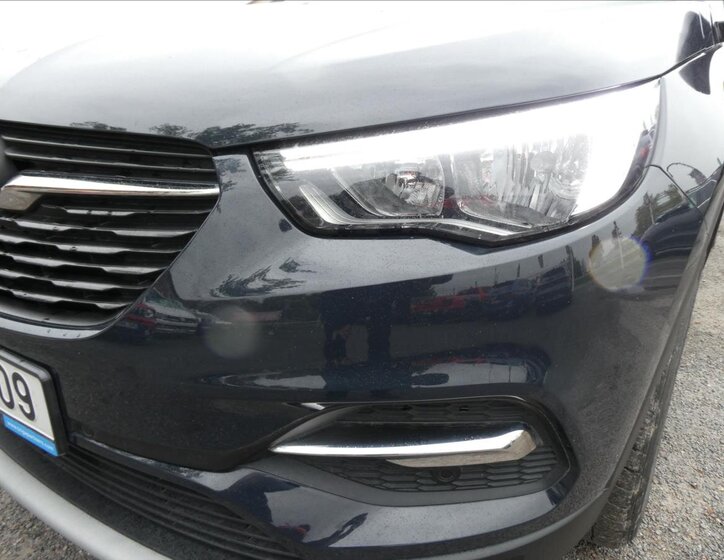Opel Grandland X SUV / Terénní 1,2 l 96 kw
