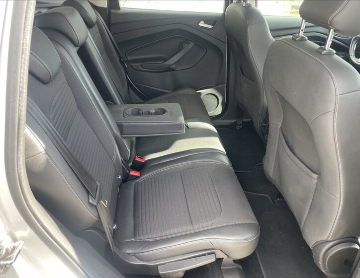 Ford Kuga SUV / Terénní 1,5 l 110 kw