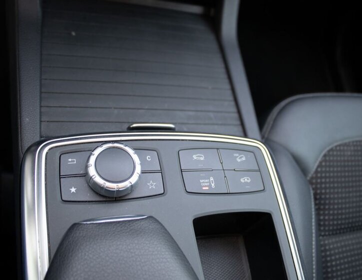 Mercedes-Benz Třídy M SUV / Terénní 3,5 l 225 kw