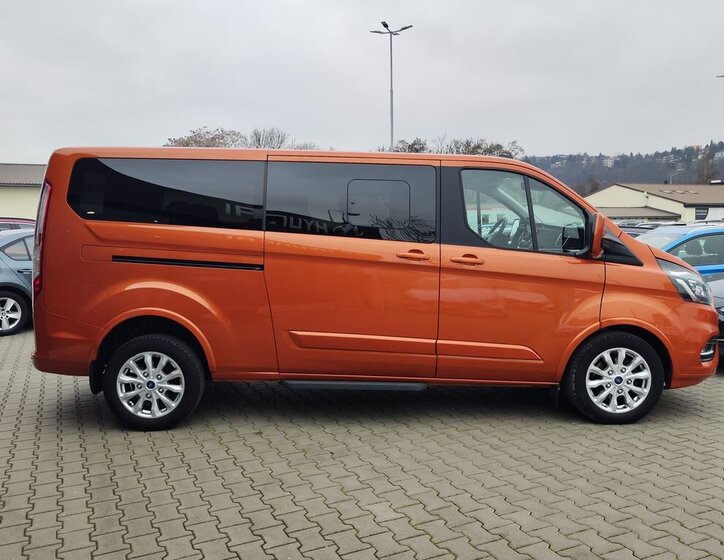 Ford Tourneo Custom 4
