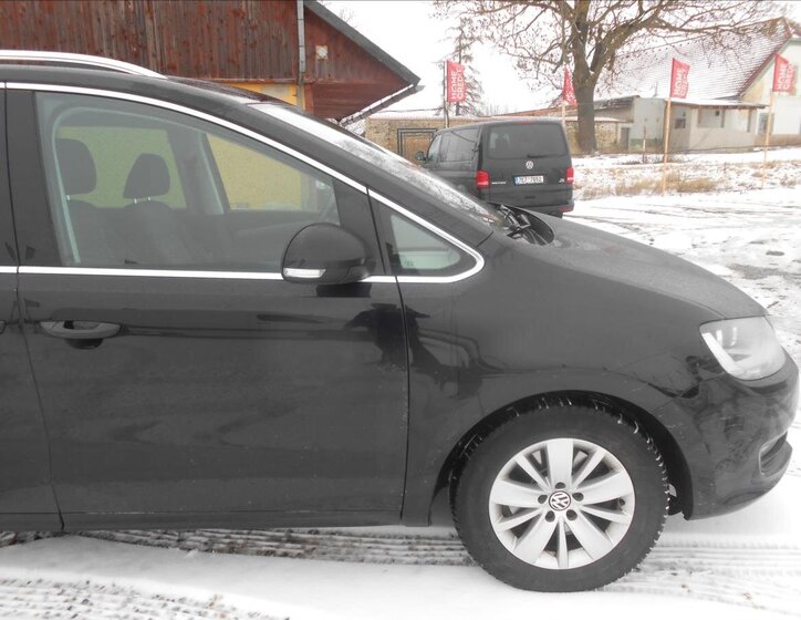 Volkswagen Sharan MPV 2,0 l 103 kw