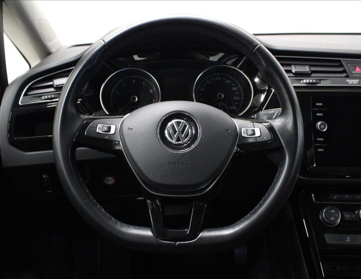 Volkswagen Touran MPV 1,5 l 110 kw