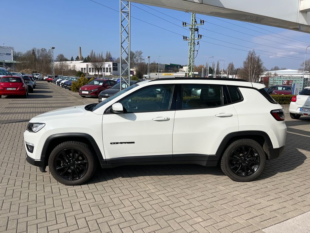 Jeep Compass SUV / Terénní 1,3 l 96 kw