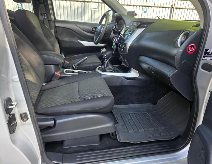 Nissan Navara 23