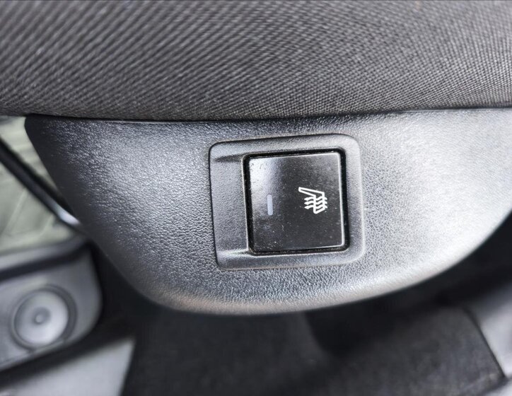 Peugeot 301 Sedan 1,2 l 60 kw