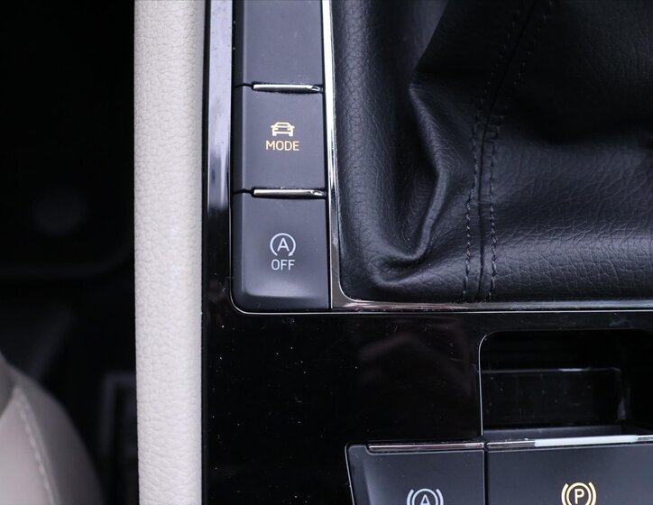 Škoda Superb Liftback 2,0 l 110 kw