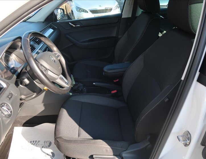 Škoda Rapid Sedan / Limuzína 1,2 l 63 kw