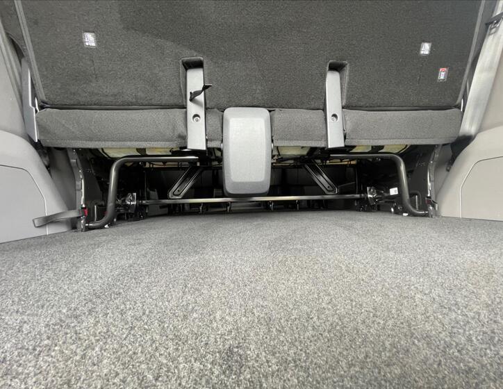 Volkswagen Caravelle 30