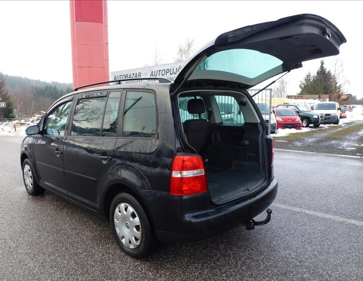 Volkswagen Touran Kombi 2,0 l 100 kw