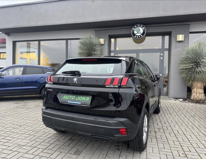 Peugeot 3008 SUV 1,2 l 96 kw