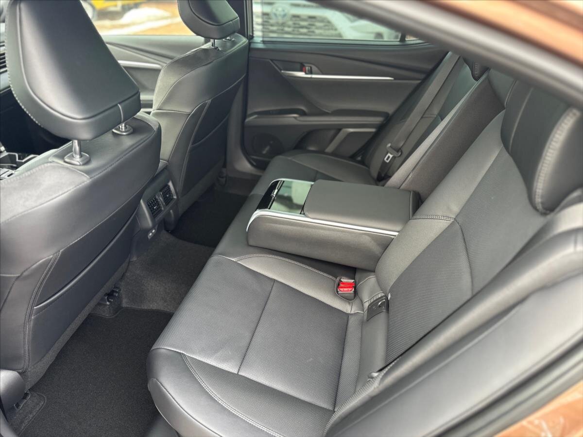 Toyota Camry Sedan 2,5 l 137 kw