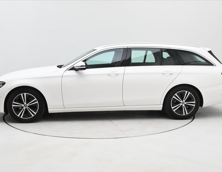 Mercedes-Benz Třídy E 8