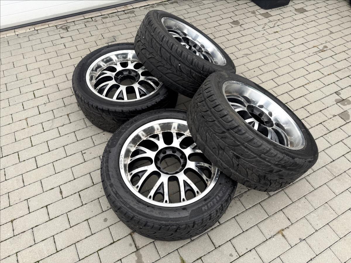 Ford Excursion SUV 6,0 l 239 kw