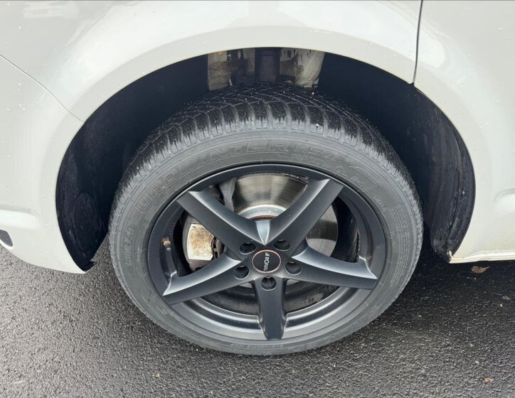 Volkswagen Multivan 25