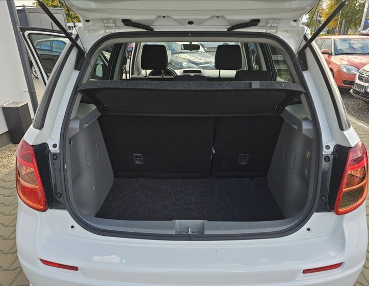 Suzuki SX4 Hatchback 1,6 l 79 kw