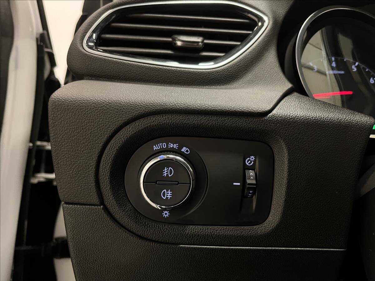 Opel Grandland X SUV / Terénní 1,2 l 96 kw