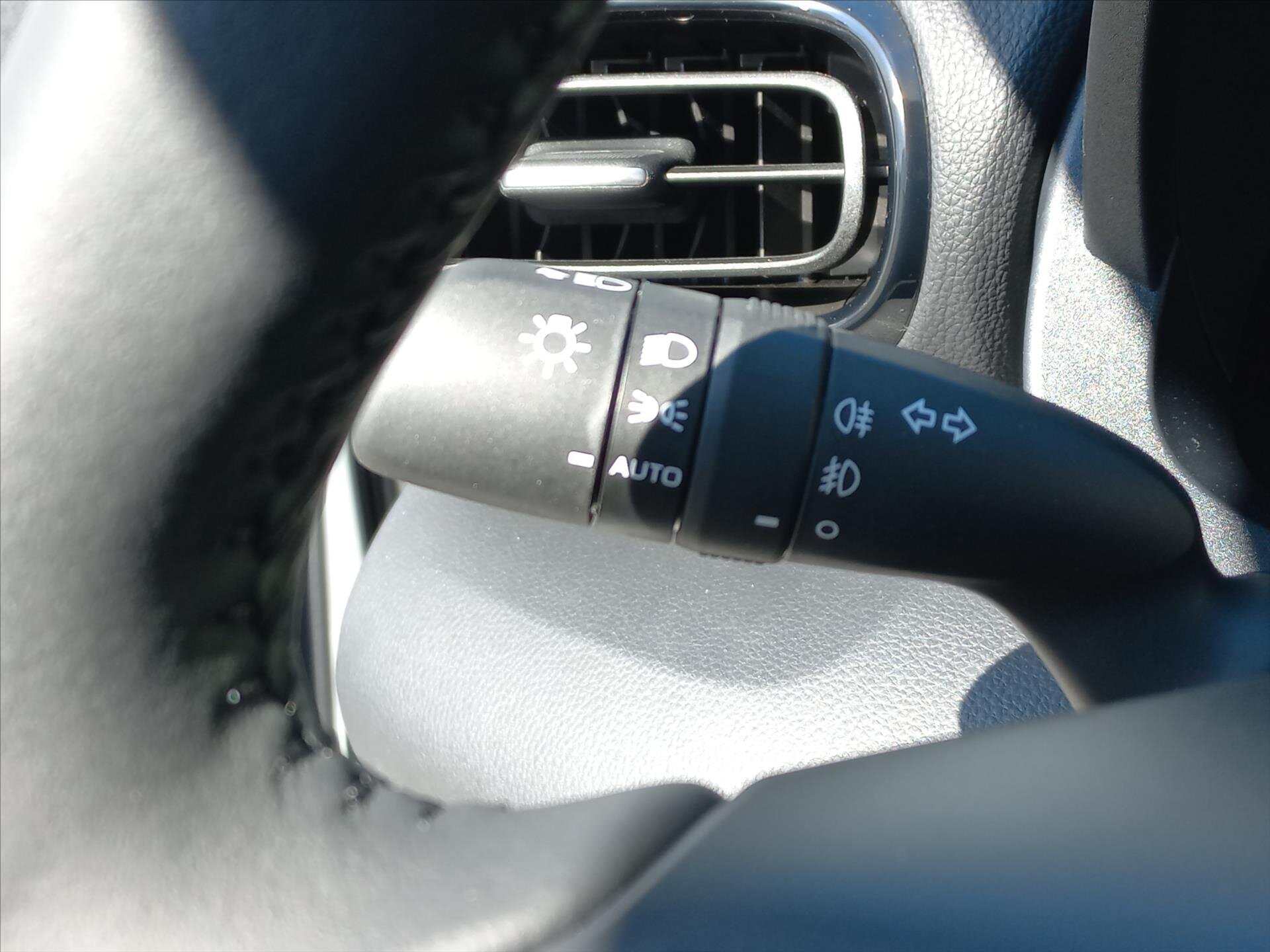 Toyota Yaris Hatchback 1,5 l 68 kw