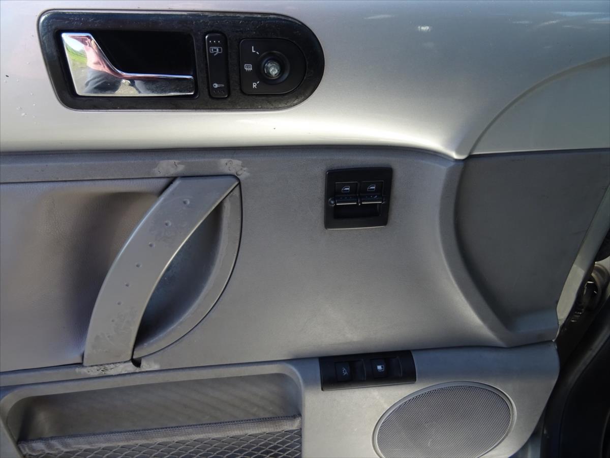 Volkswagen New Beetle