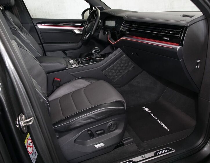 Volkswagen Touareg SUV / Terénní 3,0 l 210 kw