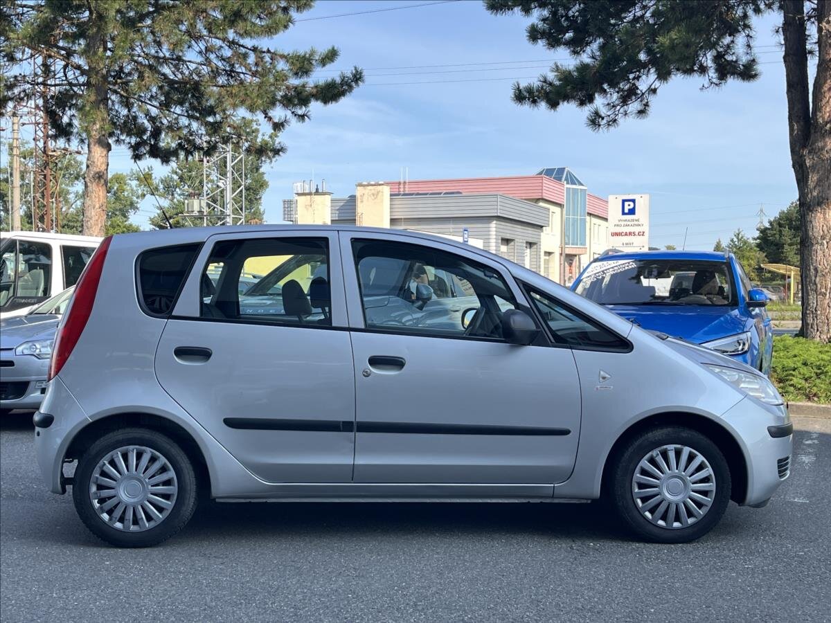 Mitsubishi Colt Hatchback 1,1 l 55 kw