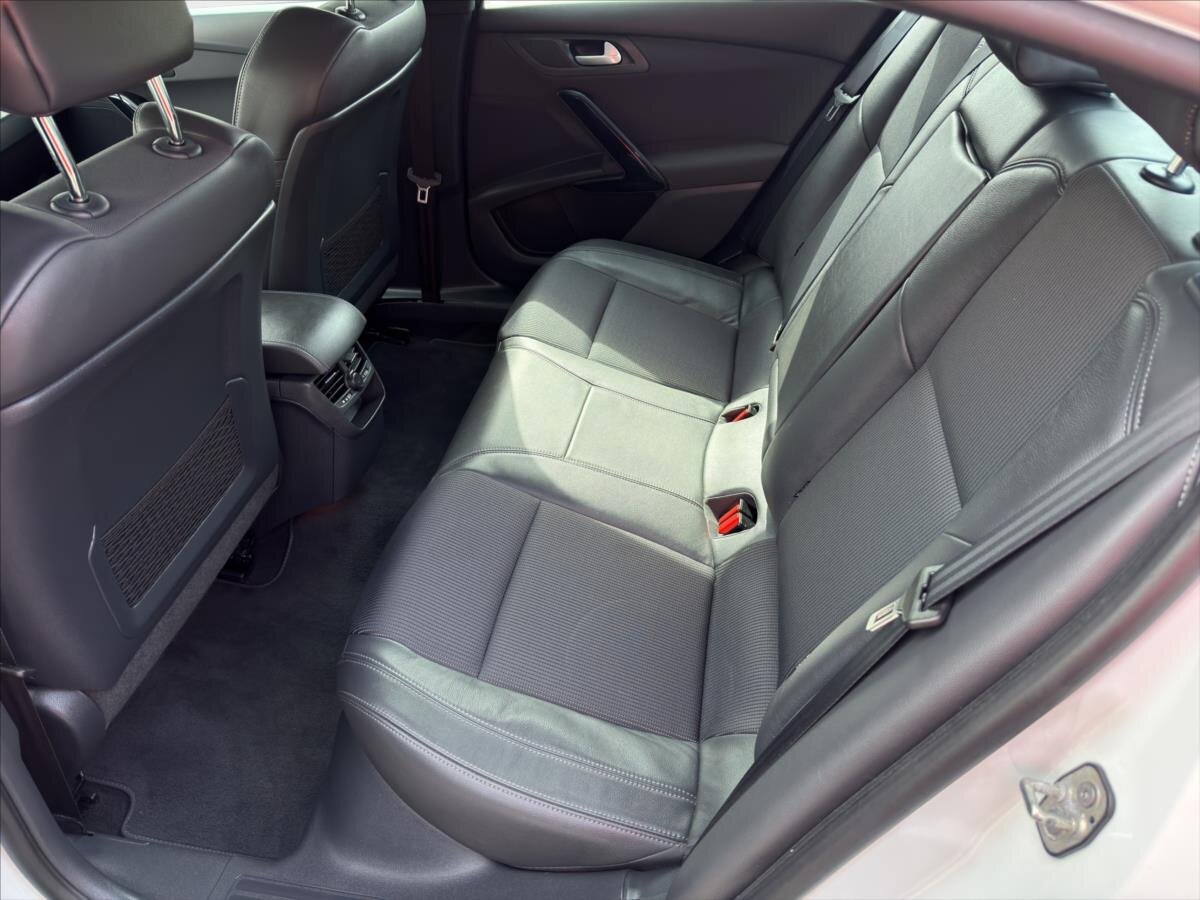 Peugeot 508 Sedan / Limuzína 2,0 l 120 kw