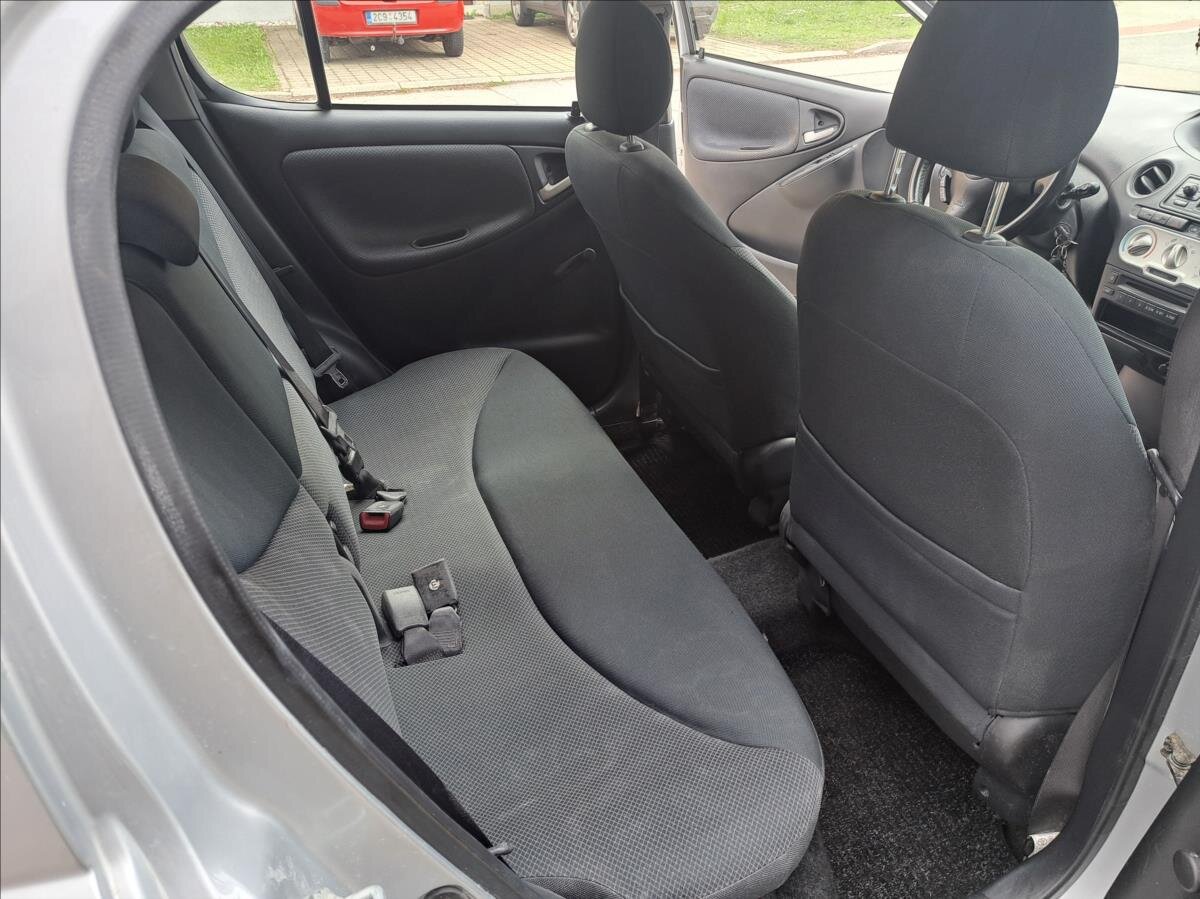 Toyota Yaris Hatchback 1,4 l 55 kw