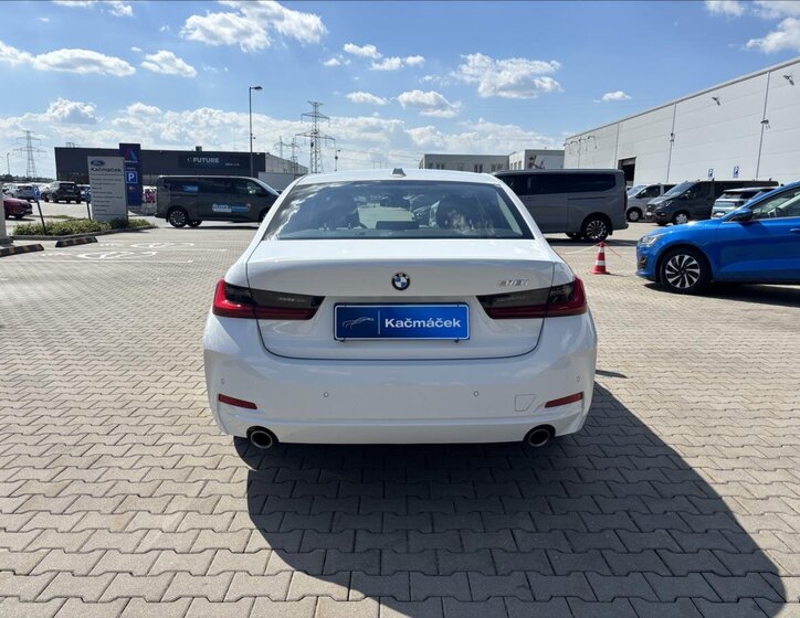 BMW Řada 3 Sedan / Limuzína 2,0 l 115 kw