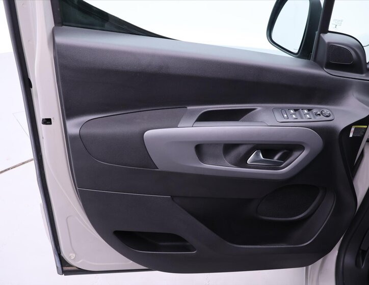 Toyota ProAce City Verso MPV 1,2 l 81 kw