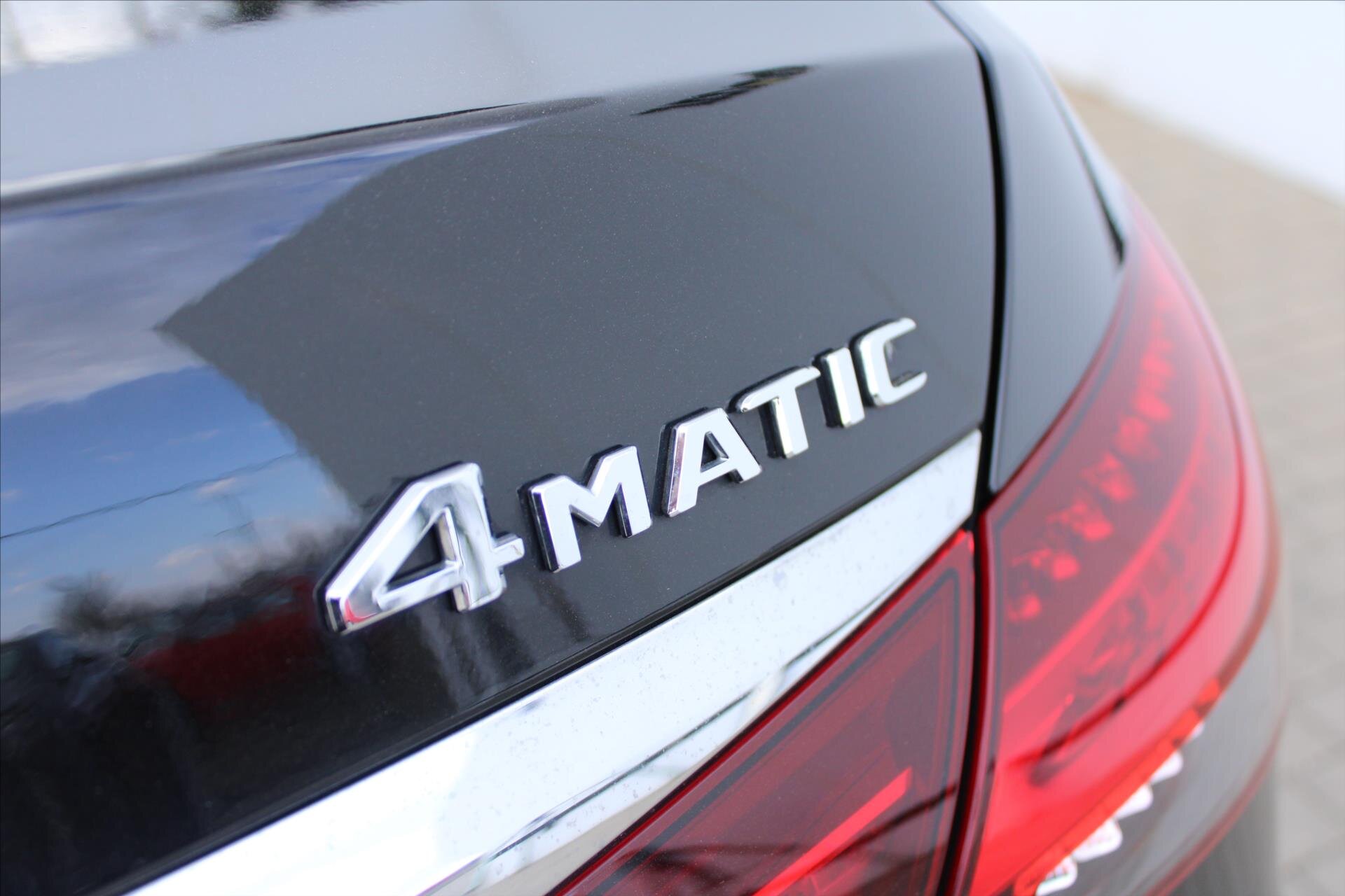 Mercedes-Benz Třídy E Sedan / Limuzína 2,0 l 143 kw