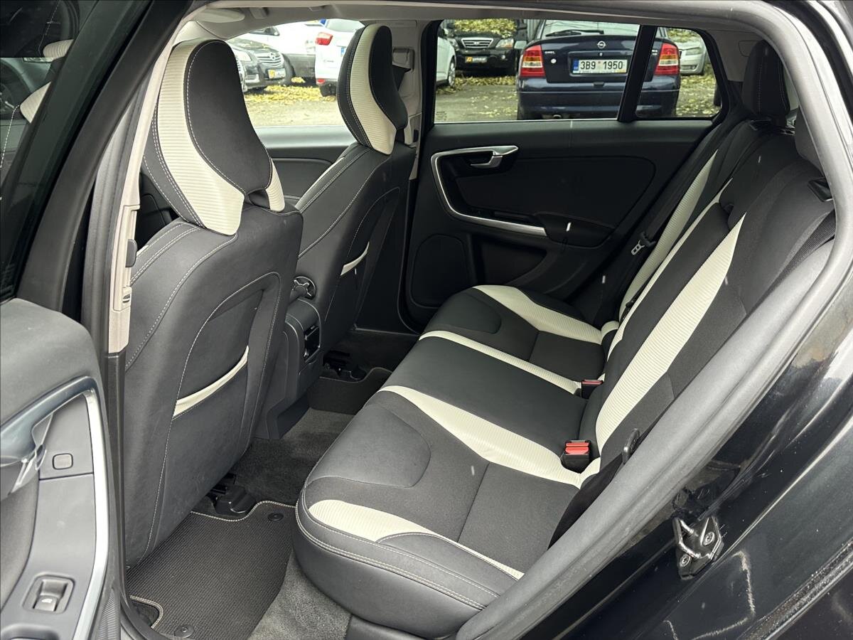 Volvo V60 Kombi 2,4 l 158 kw