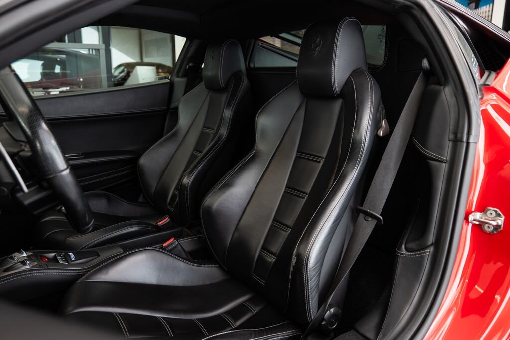 Ferrari 458 Kupé 4,5 l 416 kw