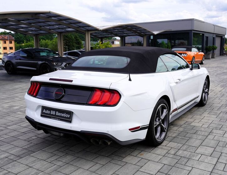 Ford Mustang 6