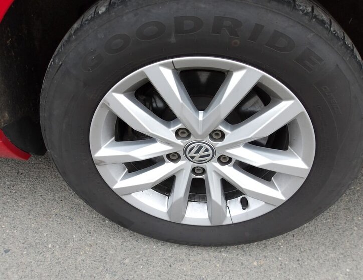 Volkswagen Passat Kombi 1,6 l 88 kw