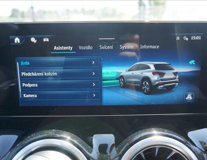 Mercedes-Benz GLA SUV 1,3 l 120 kw