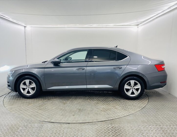 Škoda Superb Liftback 1,5 l 110 kw