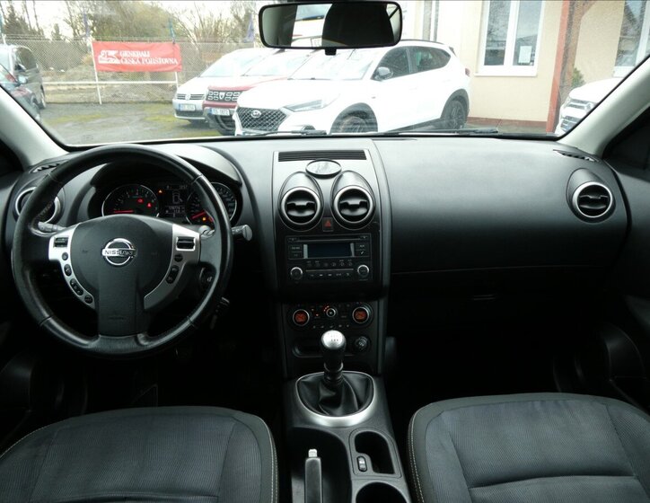 Nissan Qashqai SUV 2,0 l 104 kw